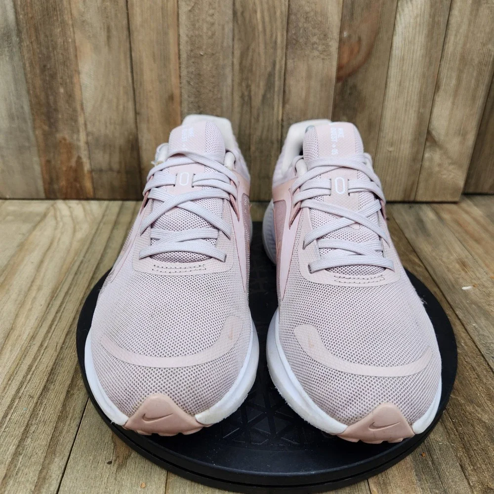 Nike Quest 5 Running Shoes Womens size 6.5 Running Shoes Pink White DD9291-600